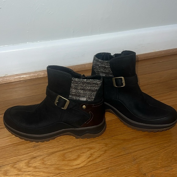 Women's Merrell Eventyr Strap - Waterproof Black Suede/Fabric/Leather - Picture 2 of 5